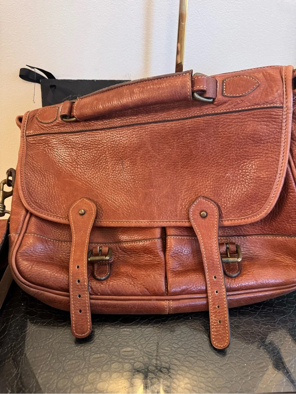 Levenger Tusting Clipper Leather Messenger Bag Made In England